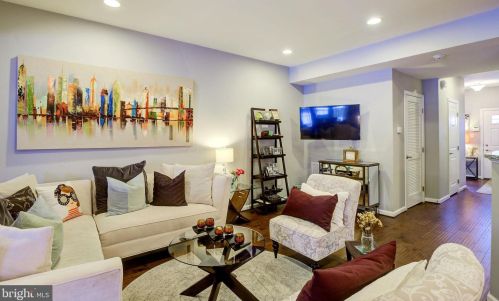 38 Sundance Dr, Trenton NJ 08619-3968 exterior