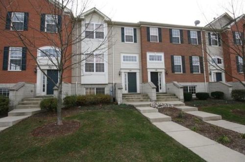 141 Willey St, Gilberts, IL 60136-8000