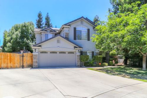 2273 Saint Andrew Dr, Fresno, CA 93730-4762
