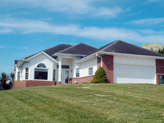 1273 Foxwood Dr, Pigeon Forge, TN 37862-6003