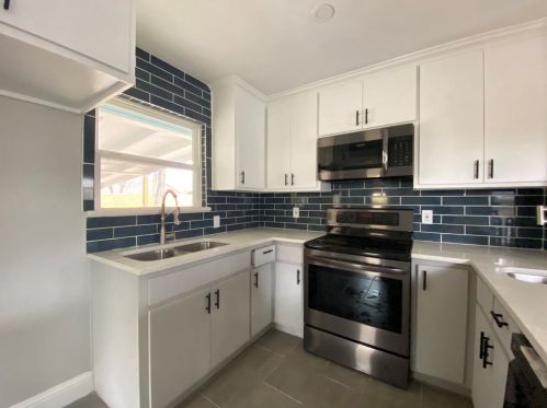 1605 Dent St, Garland TX 75042-5808 exterior