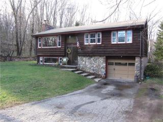 71 Hickory Dr, Hebron CT  06248-1017 exterior
