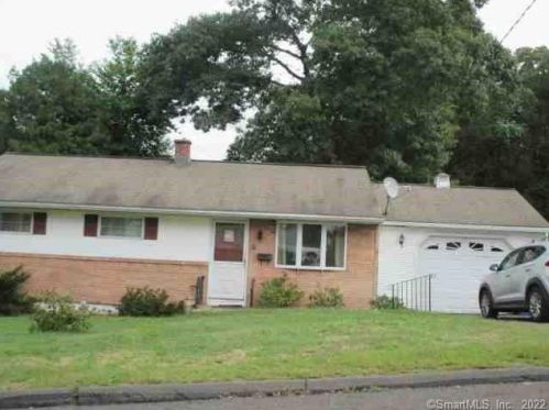 47 Pinecrest Dr, Southington, CT 06489-3944
