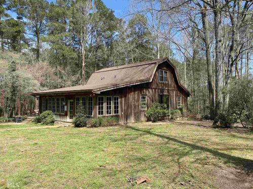 489 Bankstown Rd, Brooks, GA 30205-1614