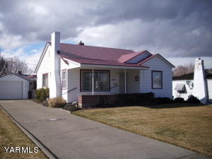 304 35th Ave, Yakima, WA 98902-2224