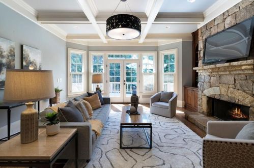 555 Glenmanor Ct, Atlanta GA  30328-4270 exterior