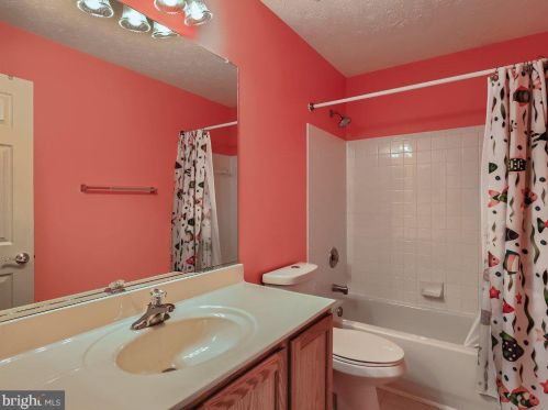 565 Windsong Dr, Aberdeen MD  21001-1809 exterior