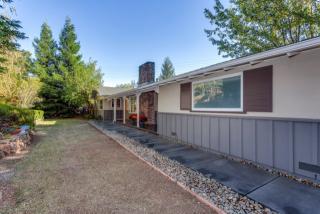 250 Rheem Blvd, Moraga, CA 94556-1539