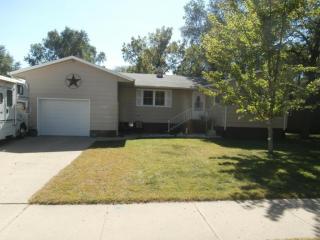 682 11th St, Huron, SD 57350-3109