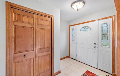 181 Lombard Rd, Addison, IL 60101-3015