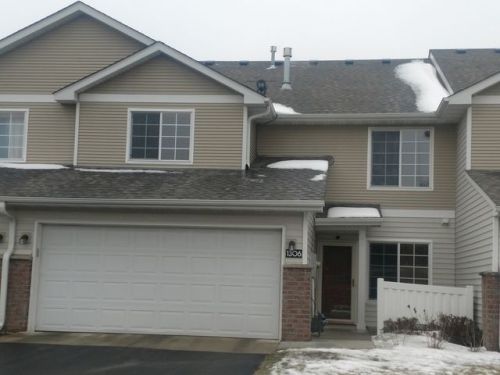 1306 Pembrooke Ln, Minnetrista, MN 55387