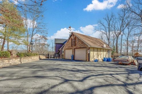 367 Stancil Dyer Rd, Dahlonega, GA 30533-2535