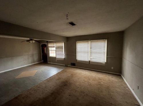 85 Greenwood Dr, Carrollton, GA 30117-5561