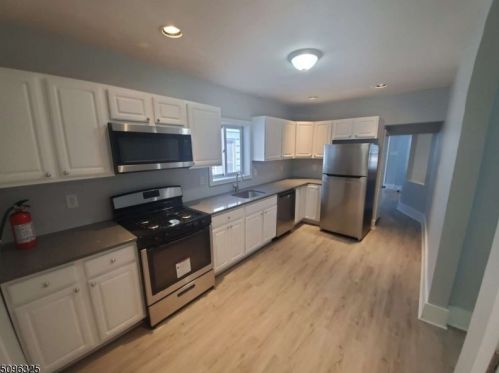28 Charles St, Bloomfield, NJ 07003-4710