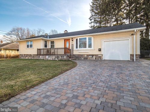 13 Tartan Ct, Trenton, NJ 08648-4620