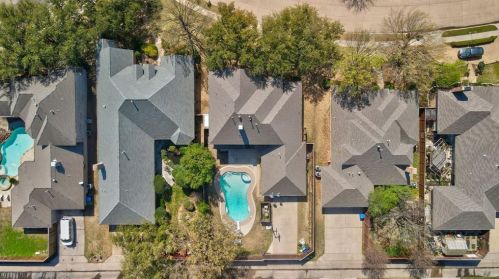 2033 Le Mans Dr, Carrollton TX 75006-4337 exterior