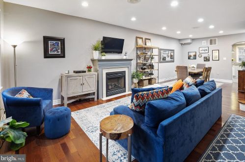 718 8th St, Philadelphia, PA 19147-2004