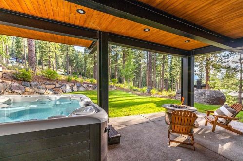 9513 Cloudcroft Ct, Truckee CA  96161-4314 exterior