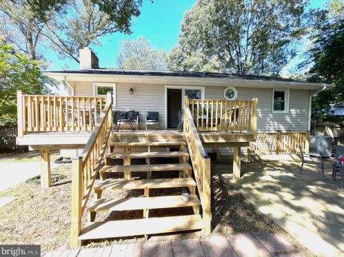 733 Stinchcomb Rd, Severna Park MD  21146-4223 exterior