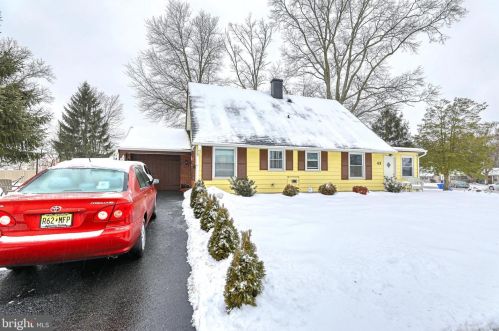 65 Bosworth Ln, Willingboro, NJ 08046-3926