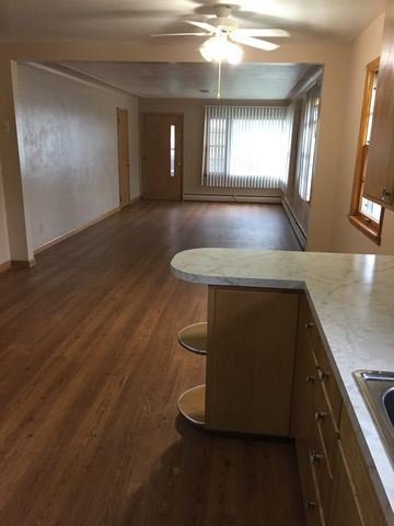 1401 Oak Beach Dr, Fairmont, MN 56031-3108