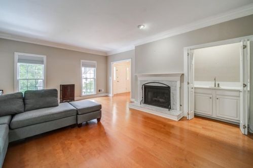 10 Frst Rdg Ct, Atlanta GA  30350-1802 exterior