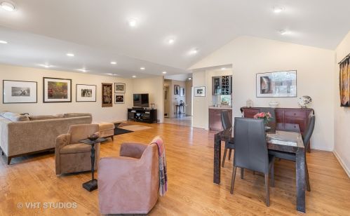 1020 North Ave, Bannockburn IL  60015-2206 exterior