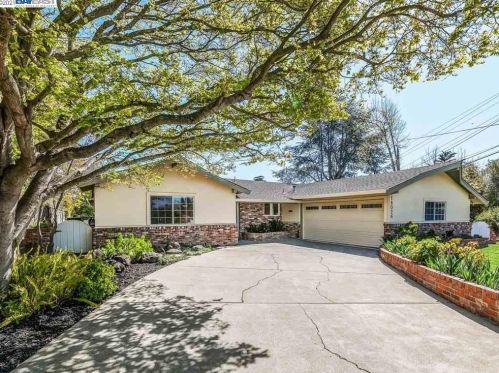 18026 Laird Ct, Hayward, CA 94546-1307