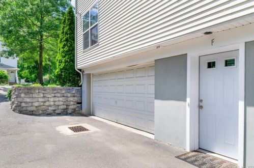 25 Sniffen St, Norwalk CT  06851-6181 exterior