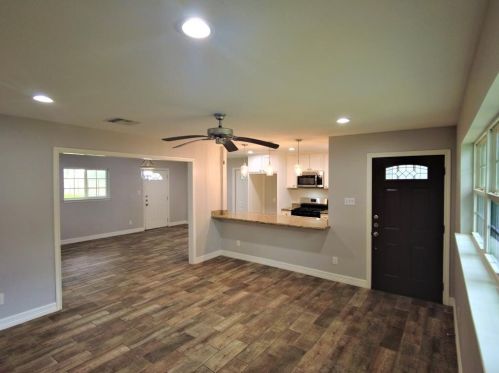 1211 Beagle Rd, Orange, TX 77632-1825