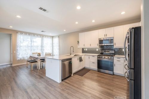2190 Cherrywood Ln, Anaheim CA  92804-2490 exterior