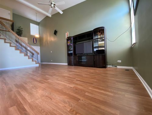 1461 Club Dr, Glendale Heights, IL 60139-3666