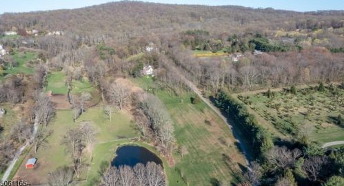 3 Bass Ln, Lebanon, NJ 08833-3129