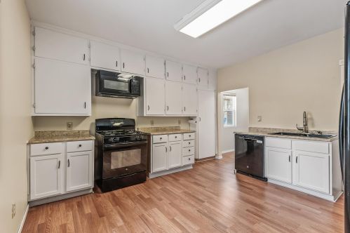 220 Belvidere St, Saint Paul MN  55107-3140 exterior
