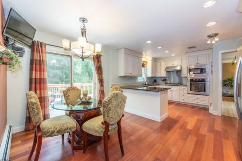 2 David Pl, Roxbury Township, NJ 07836-9745