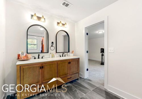 1666 Connally Dr, Atlanta GA  30344-1166 exterior