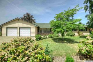 725 E St, Lebanon OR  97355-1756 exterior