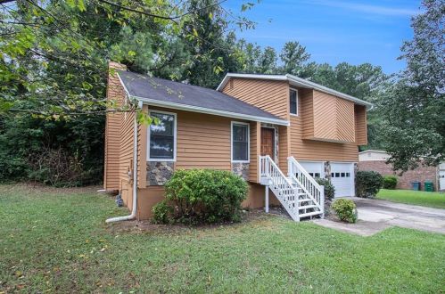 5041 Gracehill Rd, Lithonia, GA 30038-2715