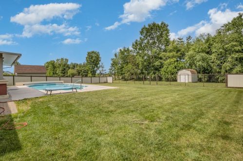 10642 Benton St, Crown Point, IN 46307-7617
