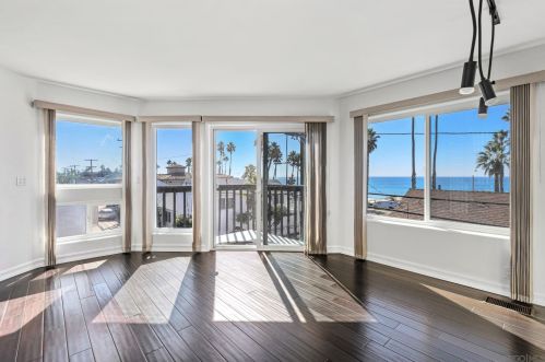 200 Pine St, Oceanside, CA 92054-2961