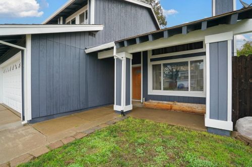 2235 Palmwood Ct, Rancho Cordova, CA 95670-2315