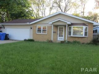119 Arrow St, Pekin, IL 61554-3910