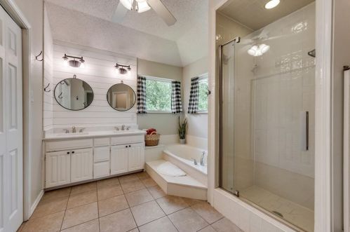 6856 Rolling Rdg Dr, Fort Worth TX  76182-7020 exterior