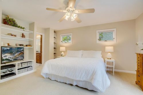 1550 Hawthorne Pl, Bannockburn IL  60015-2008 exterior