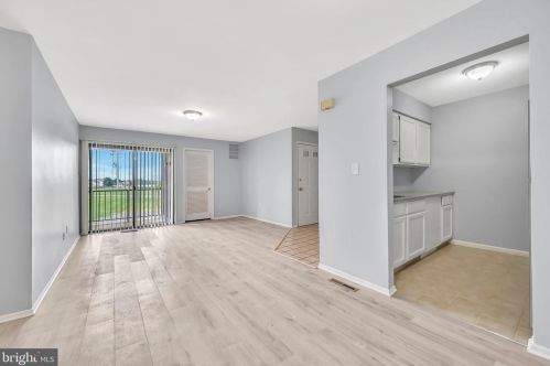 41 Bozarth Ct, Trenton NJ  08690-3625 exterior