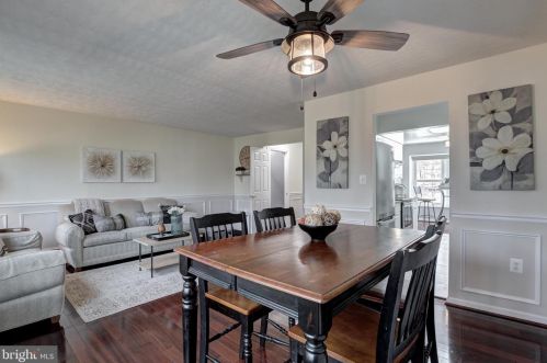 6369 Buffie Ct, Springfield VA  22015-3401 exterior