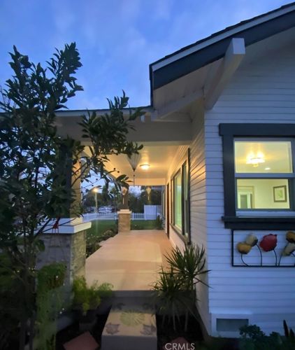 1020 Hickory St, Santa Ana CA  92701-6004 exterior