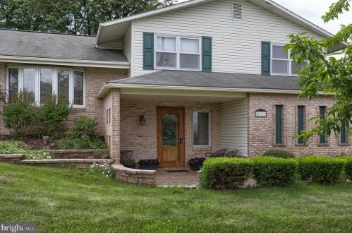 531 Deimler Ln, Harrisburg, PA 17111-4010