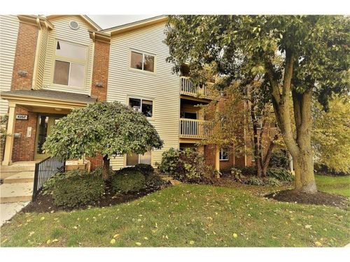 1057 Timber Creek Dr, Carmel IN 46032-7136 exterior