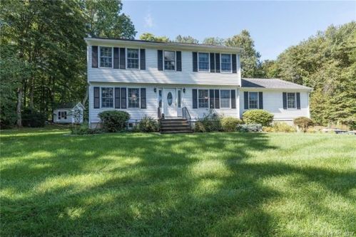 28 Joan Dr, Upper Stepney, CT 06468-2209